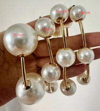 Load image into Gallery viewer, Milan Large Pearl Stacked Bracelet