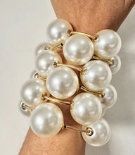 Load image into Gallery viewer, Milan Large Pearl Stacked Bracelet