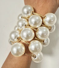 Load image into Gallery viewer, Milan Large Pearl Stacked Bracelet