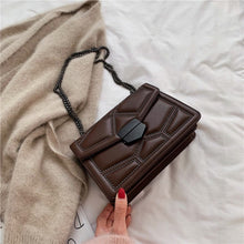 Load image into Gallery viewer, Mauri Crossbody Leather Bag