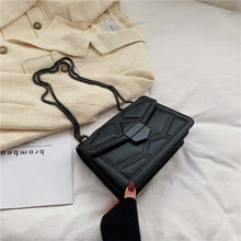 Load image into Gallery viewer, Mauri Crossbody Leather Bag