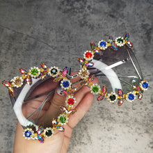 Load image into Gallery viewer, Luxury Bling Flower Design Sun Glasses

